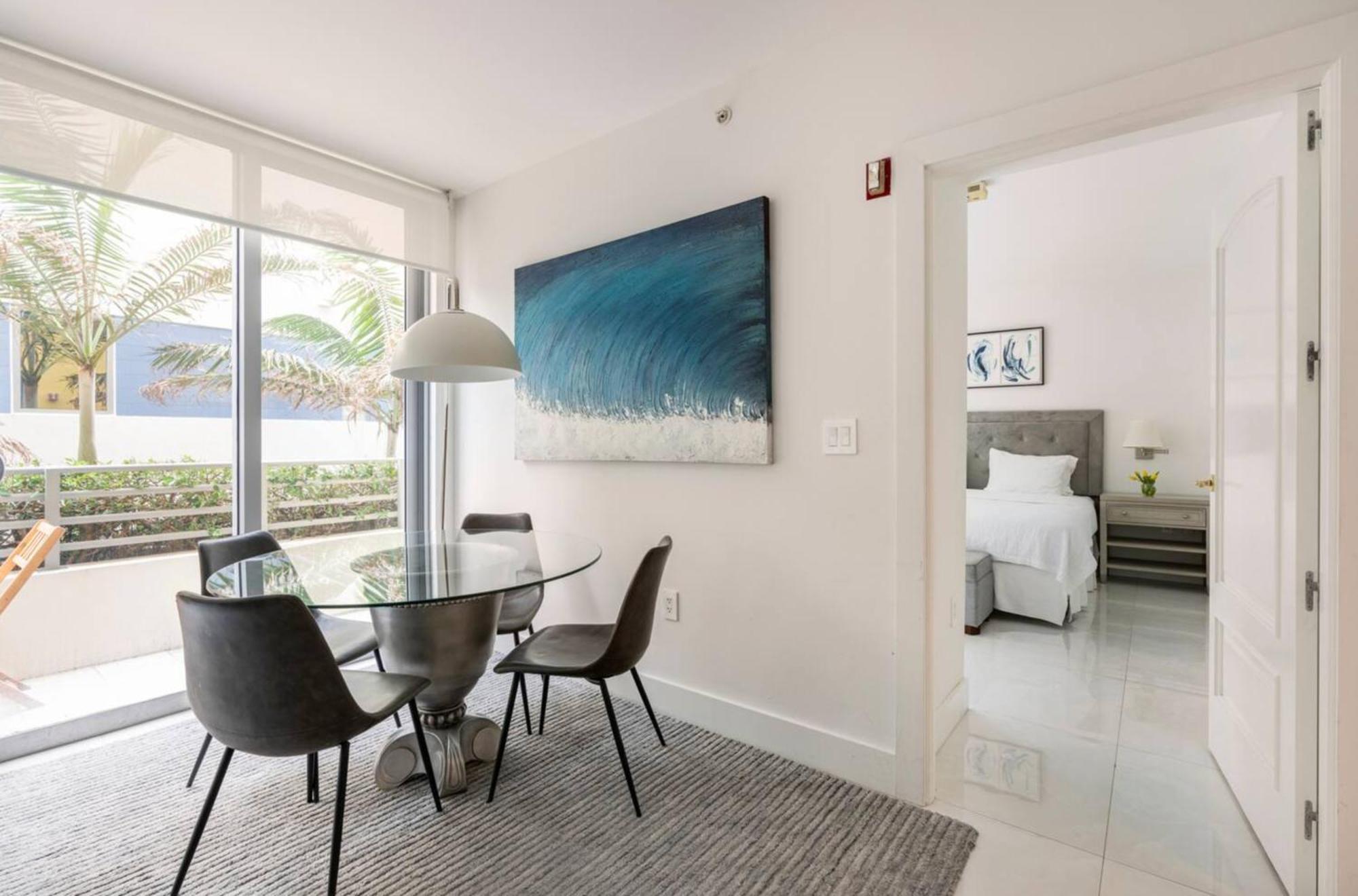 Beachfront Bentley Hotel One Bedroom Suite With Balcony And Beach Access 마이애미 비치 외부 사진