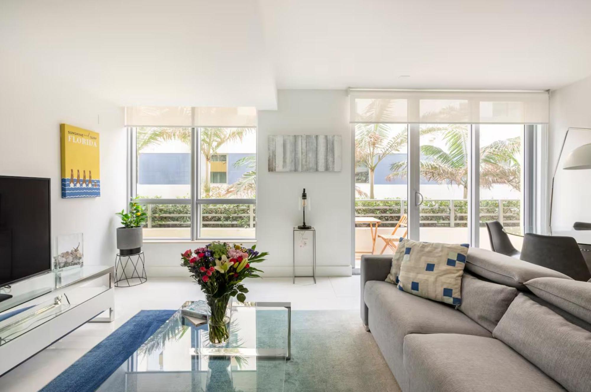Beachfront Bentley Hotel One Bedroom Suite With Balcony And Beach Access 마이애미 비치 외부 사진